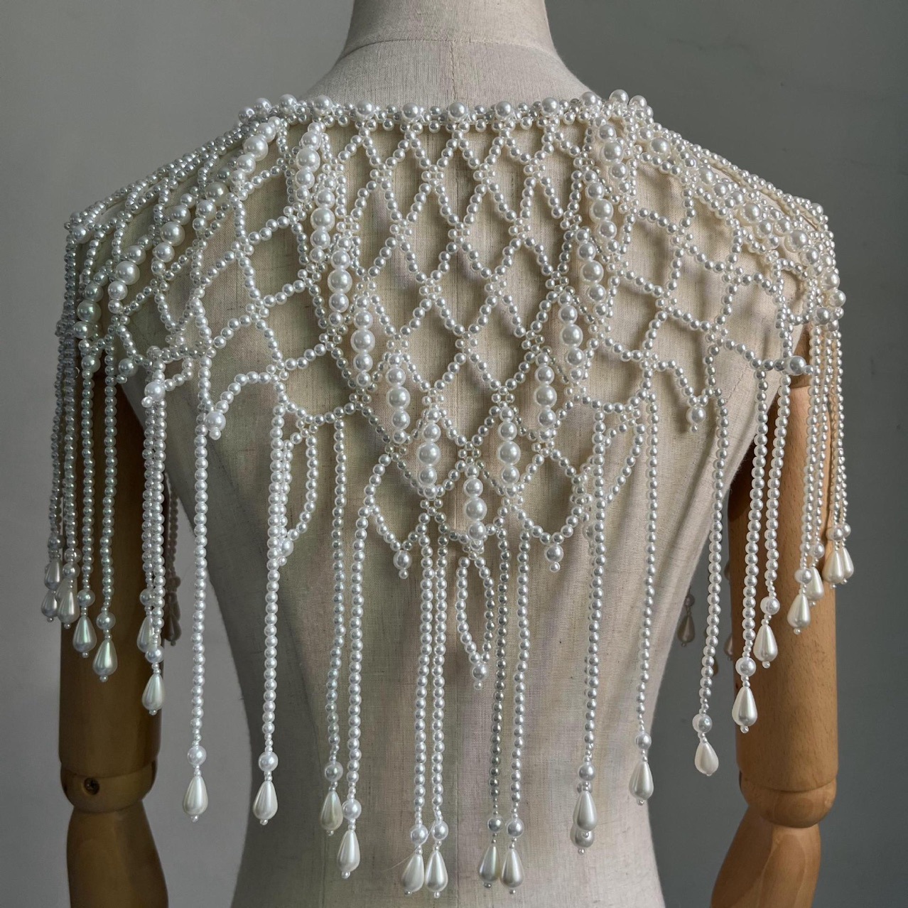 สร้อยคอประดับมุกทำมือแบบหลายชั - Body Jewelry Vest บทวิจารณ์และราคา
